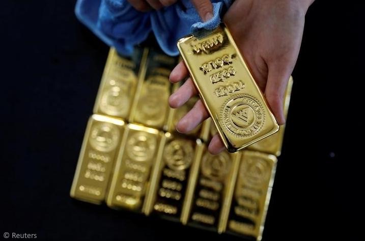 Gold futures fell during Asian trading