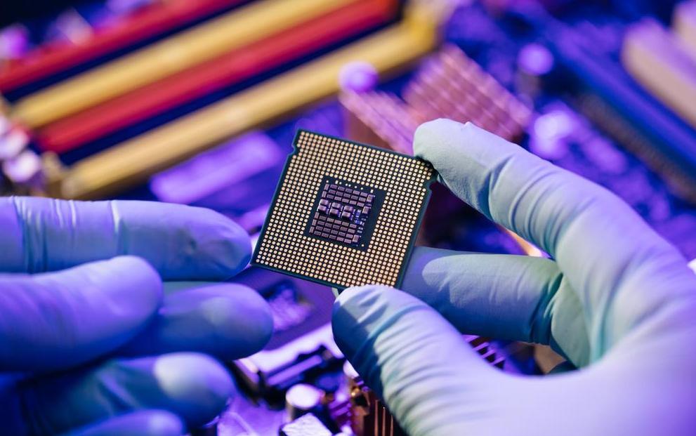 Worldwide chip sales plunged by 20%